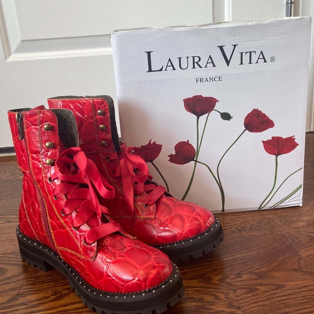 Laura Vita / Chaussure Iacniso/ red snake skin studded soul boots